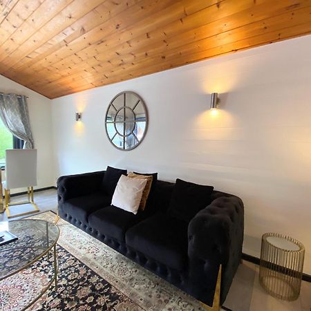 Magpie 2 Hot Tub Huntersmoon-Warminster-Longleat-Wiltshire 빌라 외부 사진