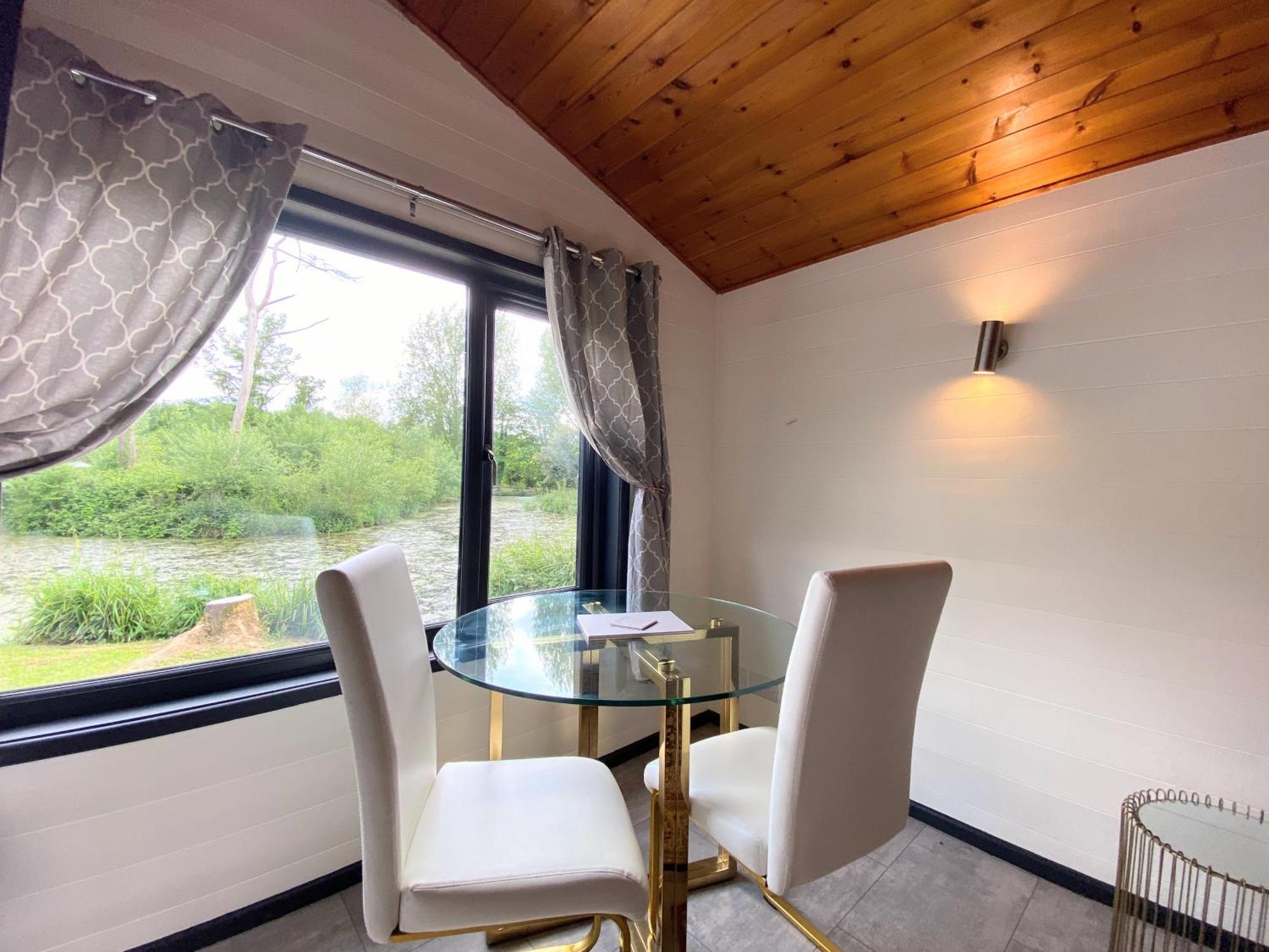 Magpie 2 Hot Tub Huntersmoon-Warminster-Longleat-Wiltshire 빌라 외부 사진